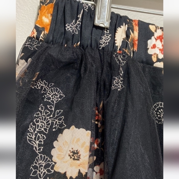 Torrid floral skater  skirt with tulle overlay sz 1xl (1) like new! - Picture 10 of 12